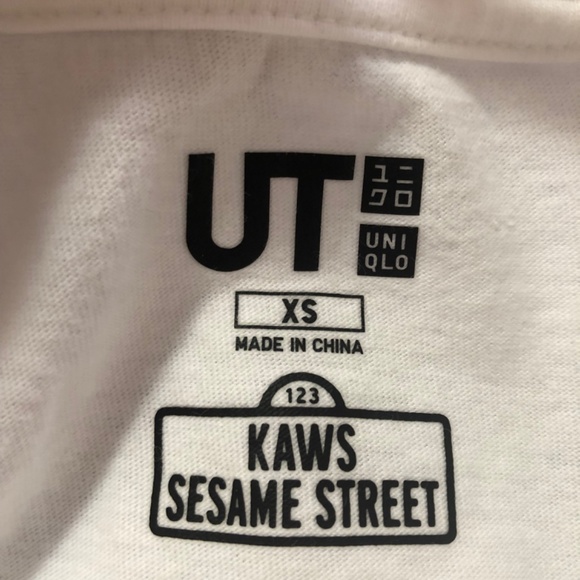 Kaws x Sesame Street XS shirt - Picture 3 of 3